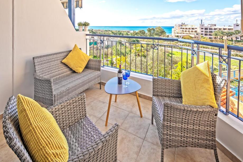 207 Kings Palace Seaview Paphos Eksteriør billede